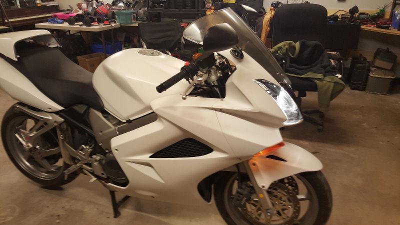 Honda Interceptor vfr800 $5000 this weekend!!! Only