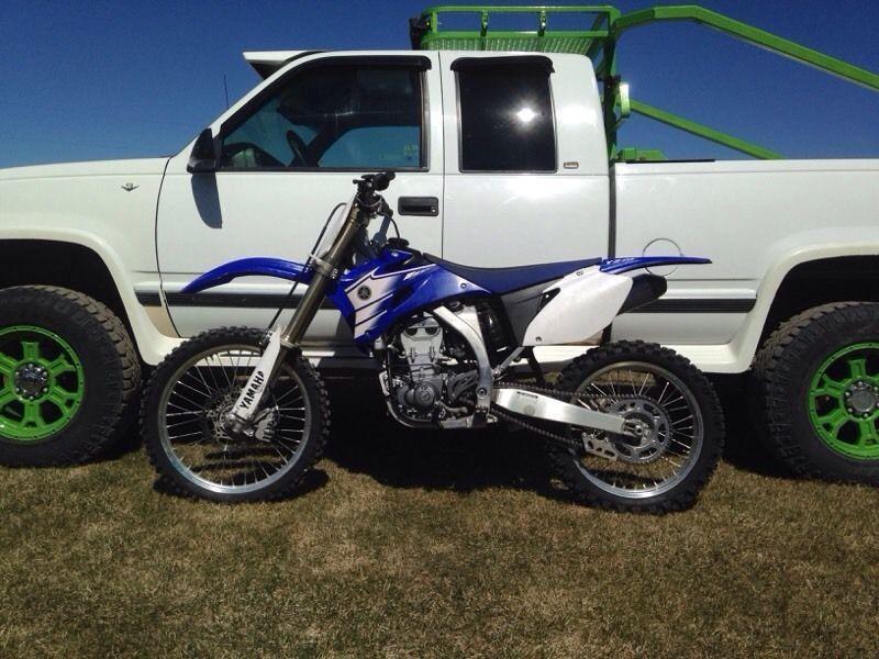 Wanted: 2007 yz450f low hours! Show room condition!