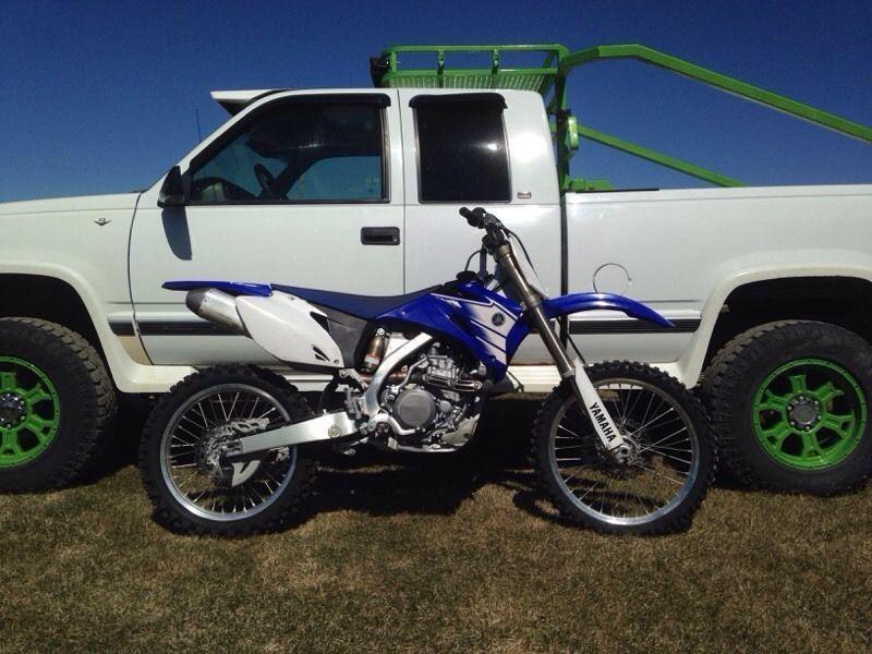 Wanted: 2007 yz450f low hours! Show room condition!
