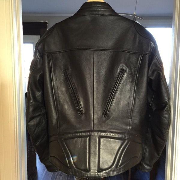 Men's leather motorcycle jacket medium size