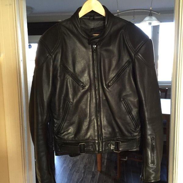 Men's leather motorcycle jacket medium size