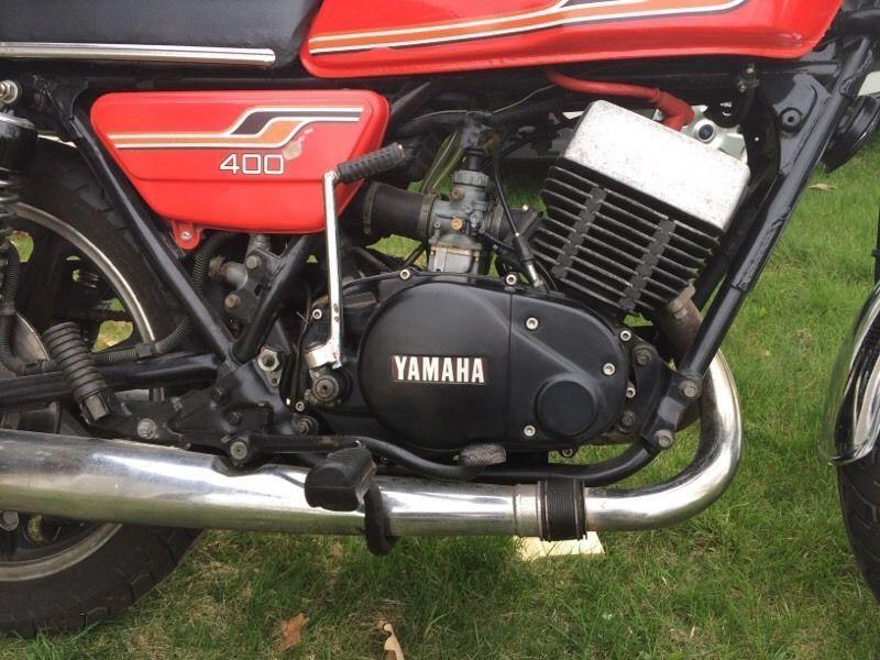 1977 Yamaha RD400 motorcycle 400