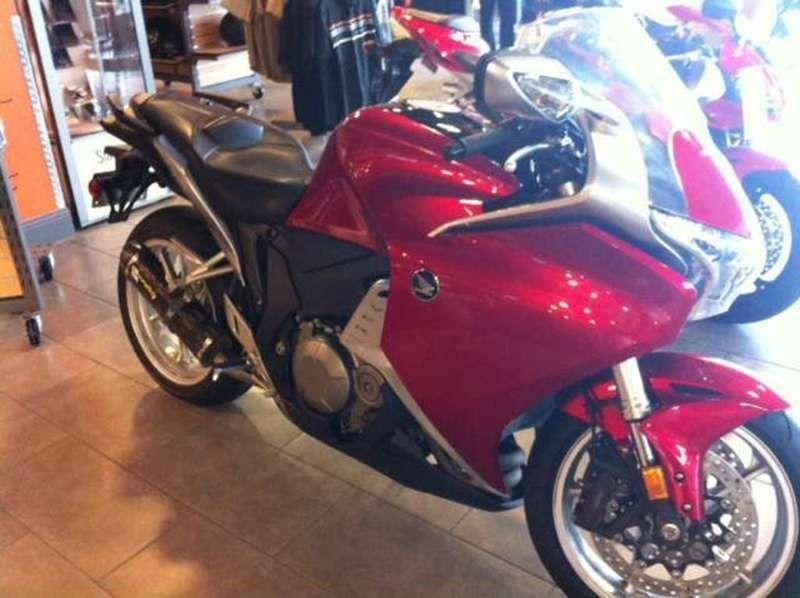 2010 Honda VFR1200FA