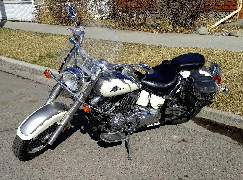 2003 Yamaha V-star 650 with low kms and new tires