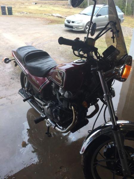 Wanted: 1983 nighthawk 450cc motorcycle $2500 or b/o