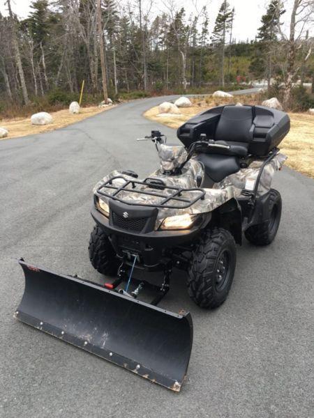 Mint condition 2014 Suzuki King quad 500, with only200kms plow