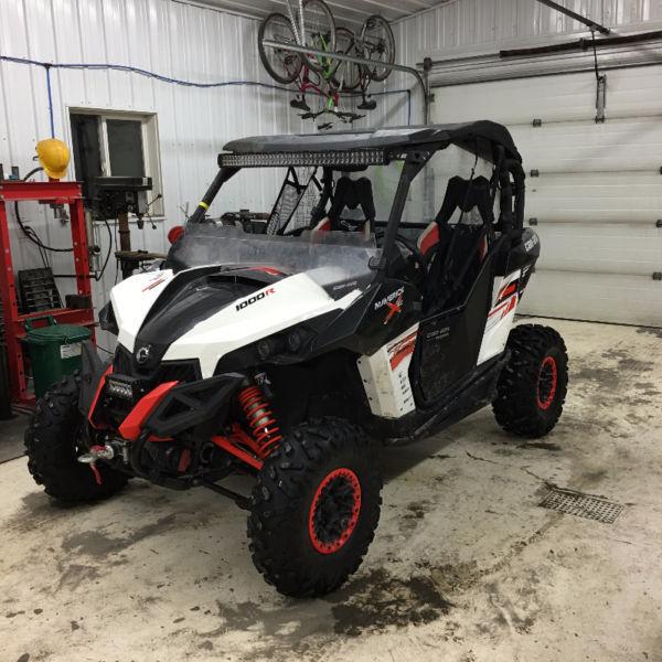 2014 Maverick XXC 1000R DPS with only 1020kms Loaded w/ Options