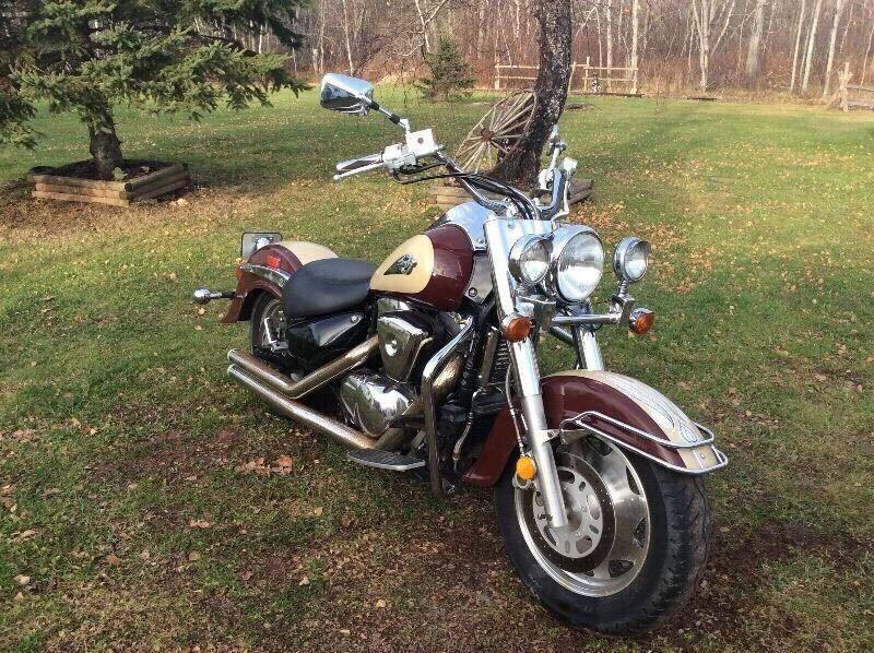 1998 Suzuki Intruder 1500 w/ 22000 kms. $3500.00