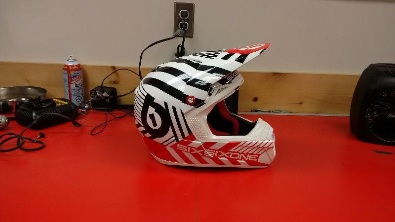 SixSixOne Helmet