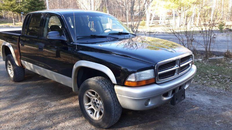 2004 Dodge Dakota 4.7 4 weel drive won't to trade