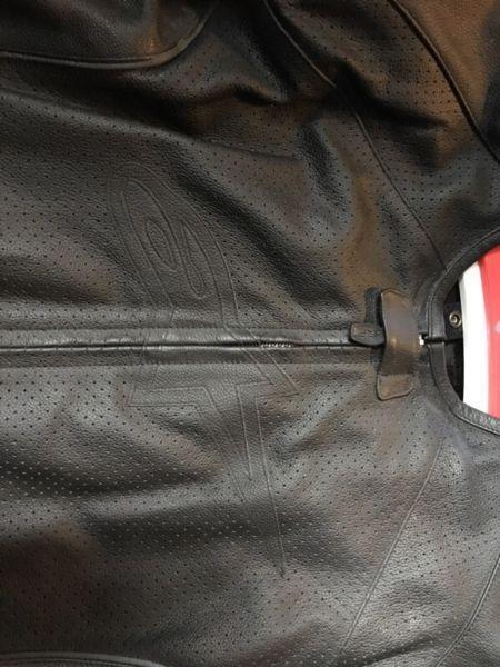 Alpinestars leather jacket size 48 US