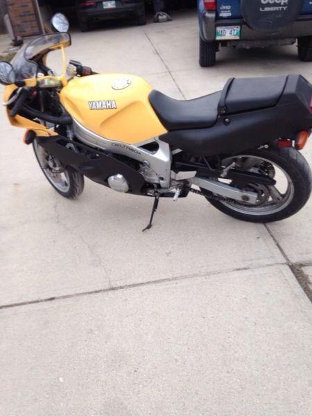 89 fzr 600 $1900