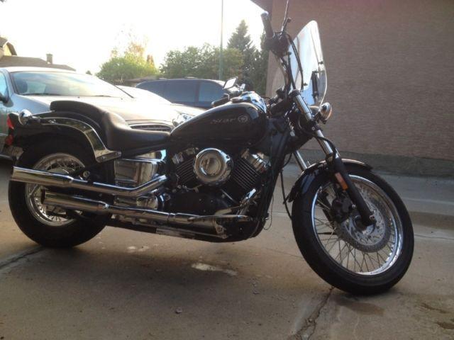 2008 Yamaha V Star 650 CLASSIC with VERY LOW KMS!! MINT!!