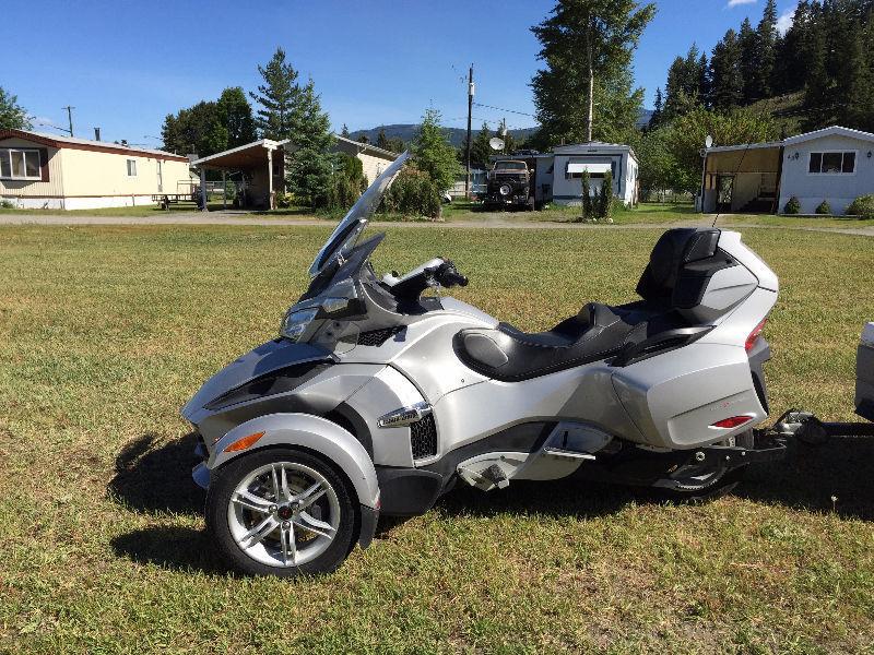 2010 Can-Am Spyder RT with Tent Trailer