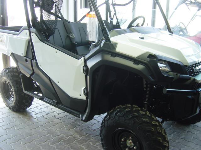 2016 HONDA SXS 1000 Pioneer 3