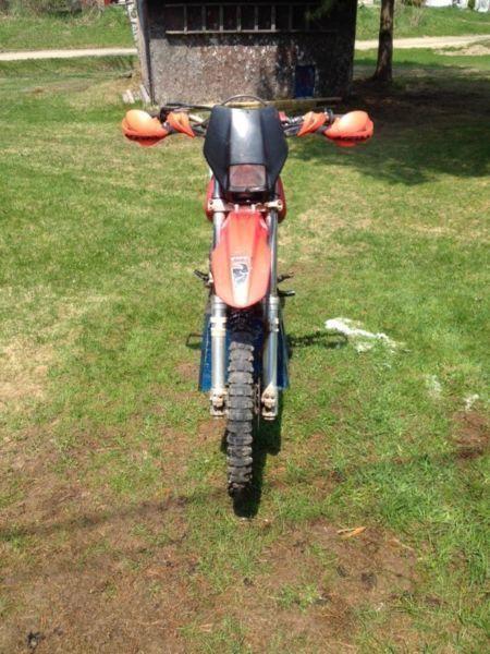 2000 xr 400r with papers Need gone this weekend 2200$ obo