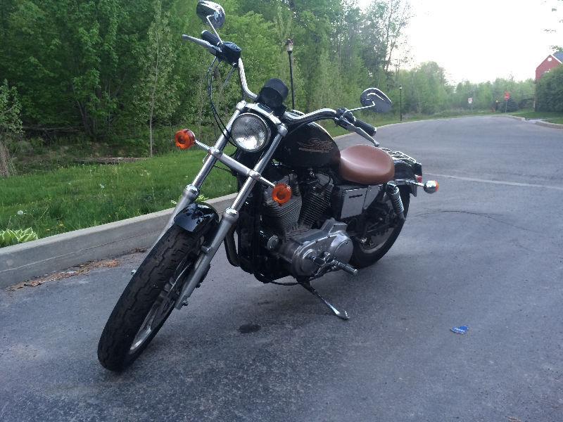 Harley-Davidson sportster 883. 3800$ négociable