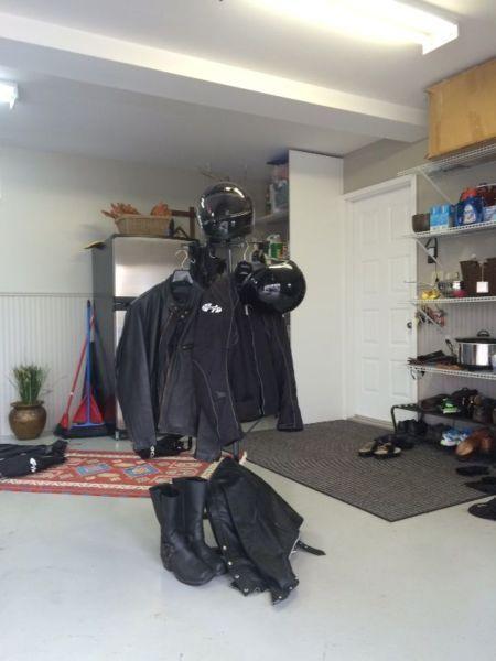 Men's motorcycle accessories in great condition