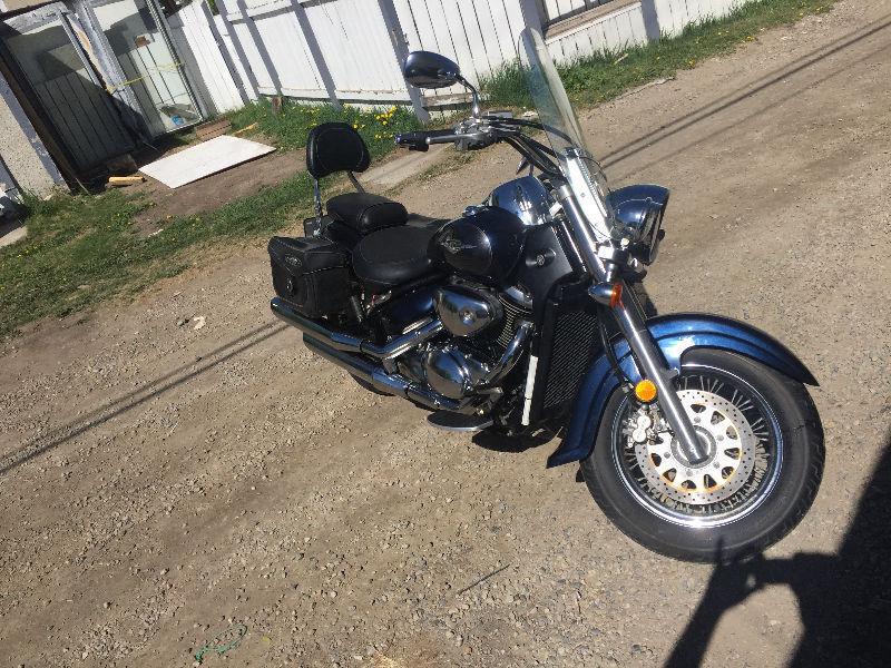 2006 suzuki boulevar 800cc c50 $3400 obo only 3700 km