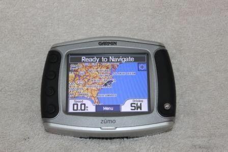 GPS ZUMO 550 complet avec base et cable
