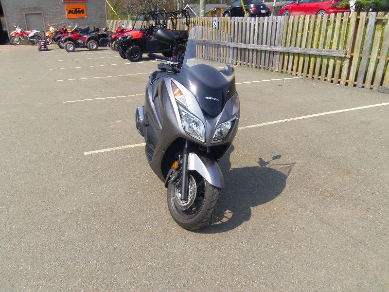 2014 Honda Forza NSS 300/A Scooter