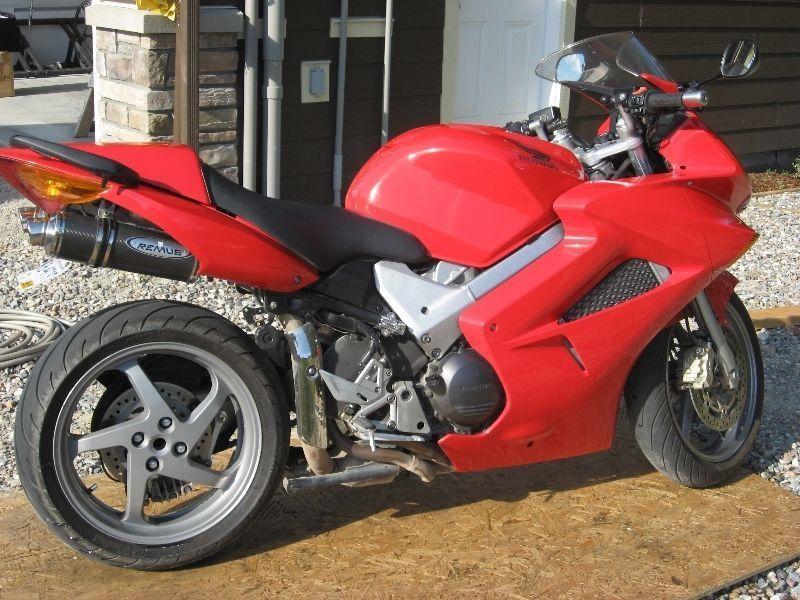 2004 Honda VFR with ABS - $3500 OBO