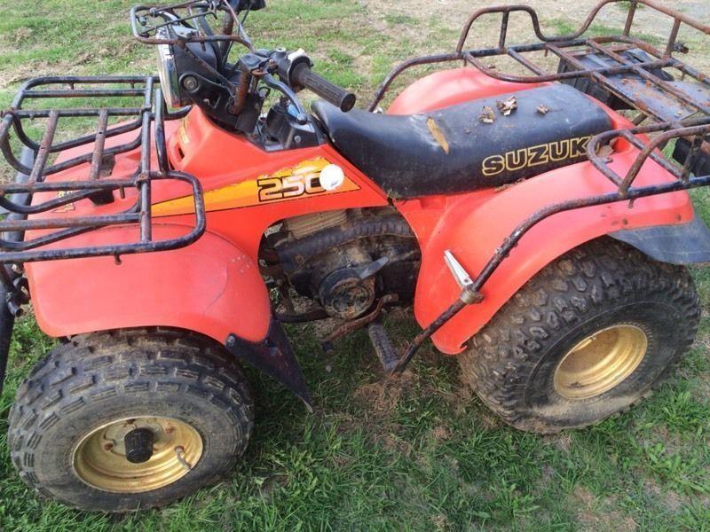 1985 Suzuki 250 for parts