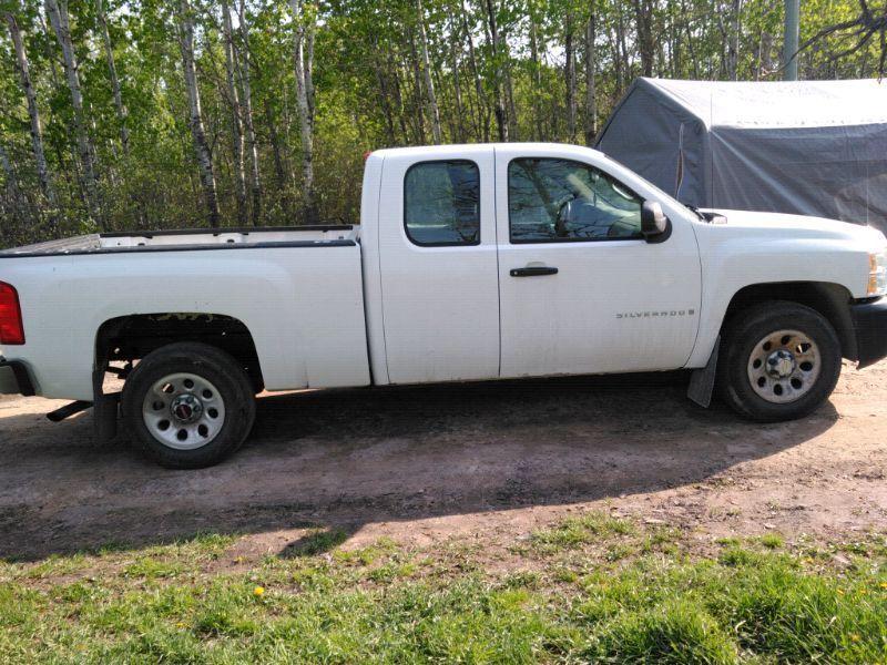 2008 Silverado extended cab 2 wheel drive 6200 obo