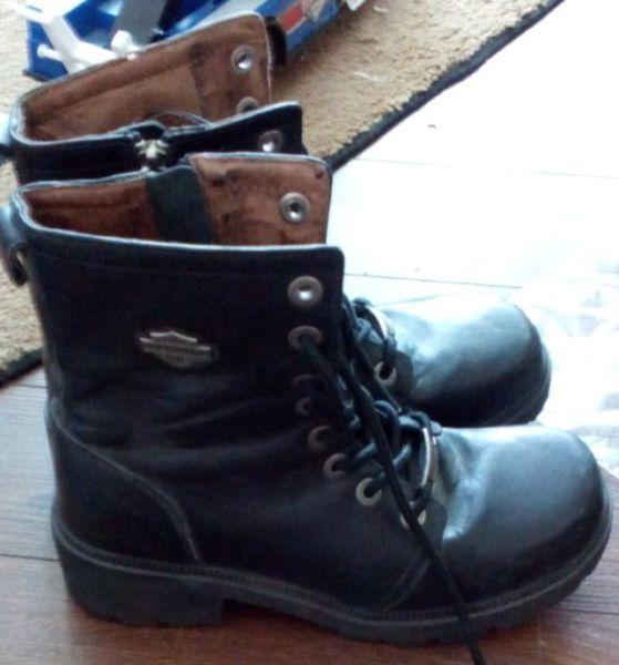 LADIES HARLEY DAVIDSON BOOTS - SIZE 7 (FITS SIZES 6 & 7)