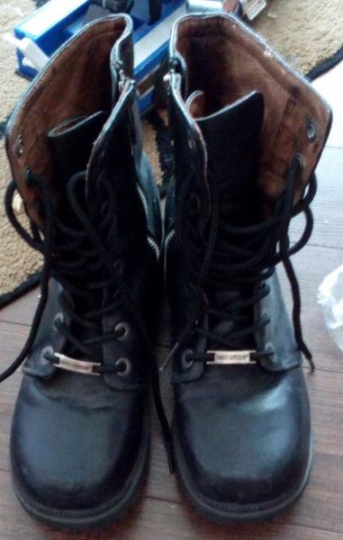 LADIES HARLEY DAVIDSON BOOTS - SIZE 7 (FITS SIZES 6 & 7)