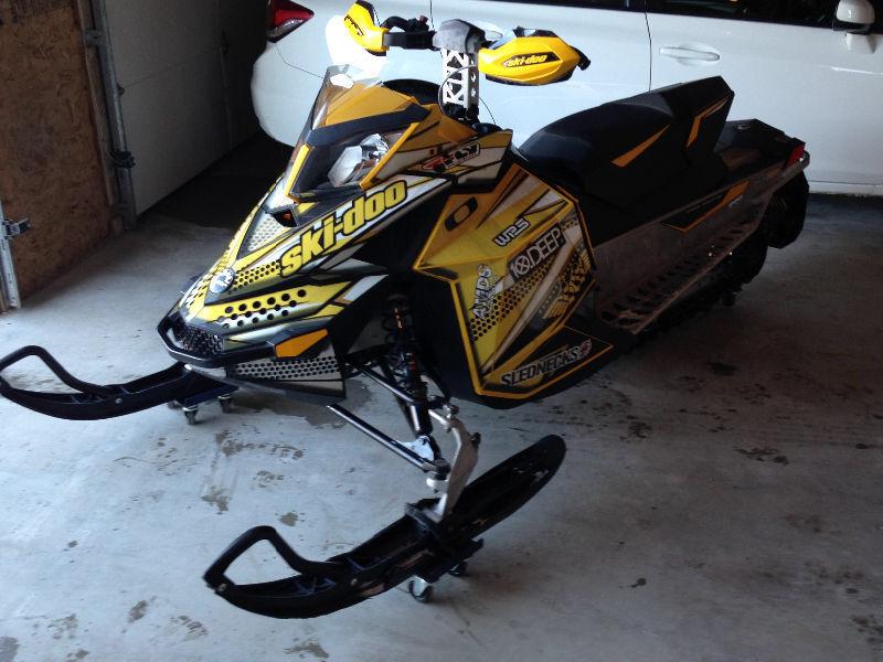 Nice working sled in great condition *low mileage*