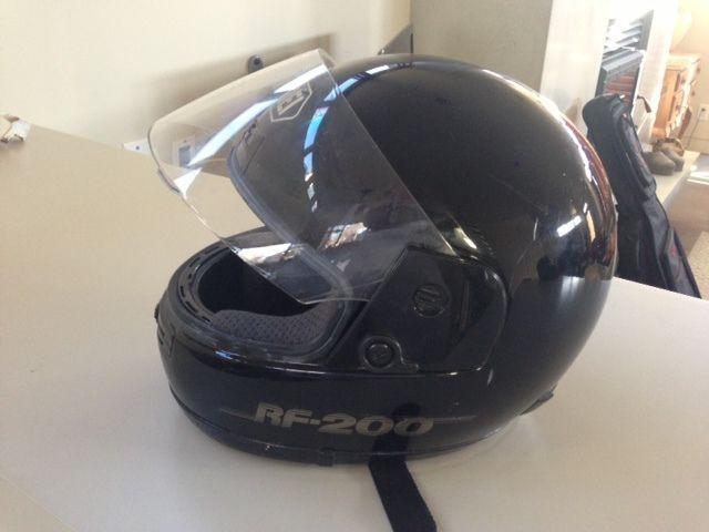 Shoei RF200 helmet
