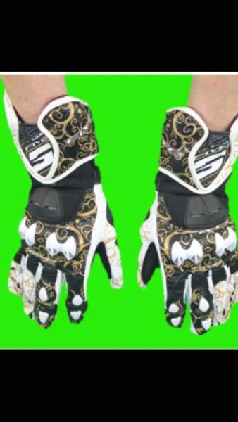 Wanted: Five RFX1 Tribal Motorcycle Gloves