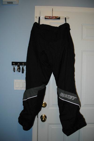 Essentially New Joe Rocket Goose Pants (size 2XL)