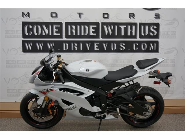 2015 Yamaha YZF-R6 - V1803 - **No payments until 2017**