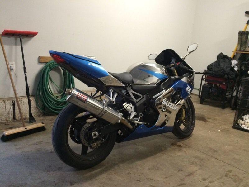 Awesome 2004 gsxr750