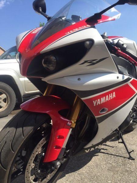 YAMAHA R1 2012 LOW KM