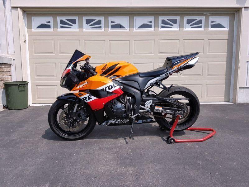 2007 Honda Cbr 600rr Repsol. (Clean and needs nothing to safety)