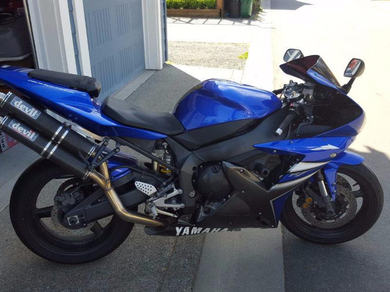 03' Yamaha R1 Motorcycle