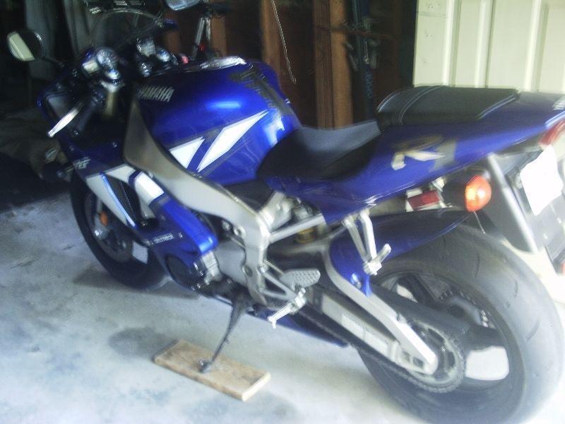 2001 YAMAHA YZF-R1