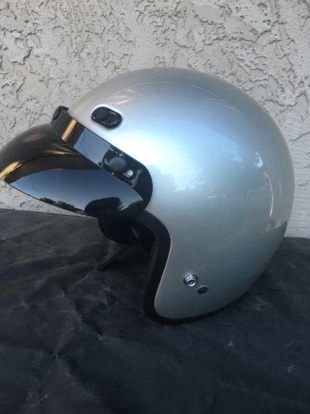 Motorcycle helmet