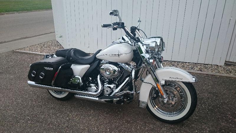 Amazing deal - Low Price | 2012 Road King Classic Stage II