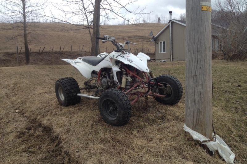 Yamaha yfz450 1500$ ferme!