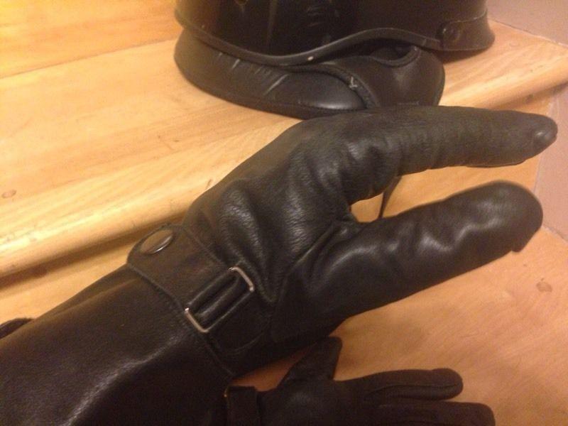 Ladies XS motorcycle helmet and gauntlet gloves