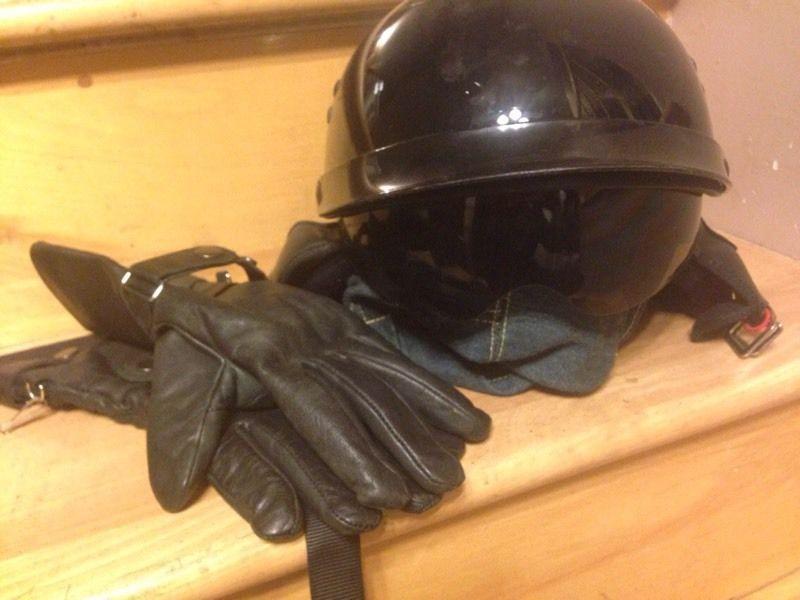 Ladies XS motorcycle helmet and gauntlet gloves