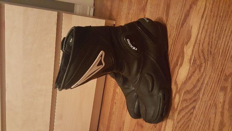 Motorcycle boots size 13 Teknic