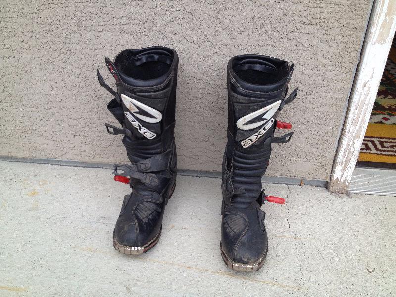 Mens size 15 AXO Boxer Motocross boots