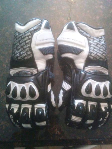 Raceline motorcycle gloves