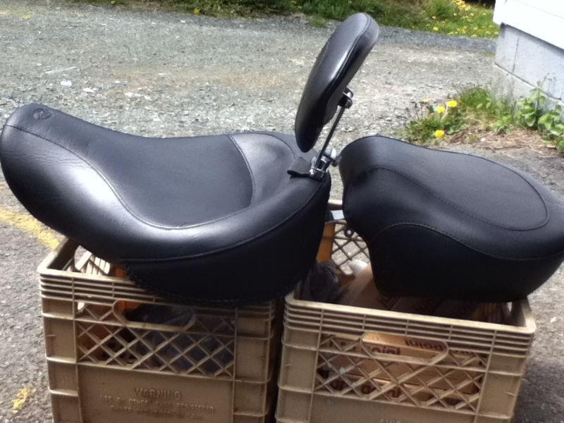 NEW MUSTANG MOTORCYCLE SEAT DYNA/ WIDEGLIDE1996/2003 PRICE $350