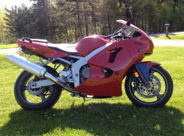 1999 ZX-6R ** $2000** if gone by the weekend